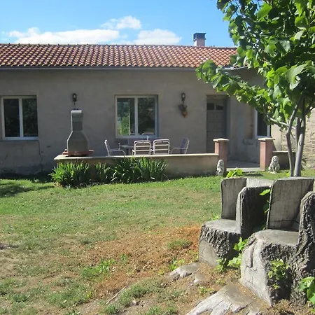 Maison Au Milieu De La Foret