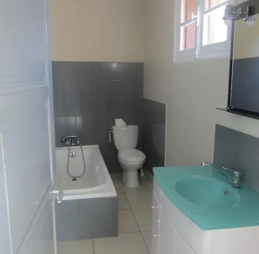 Maison Au Milieu De La Foret *